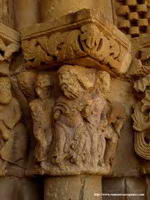 CAPITEL FIGURADO LADO OESTE