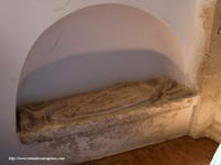 SEPULCRO LADO SUR DEL PRESBITERIO