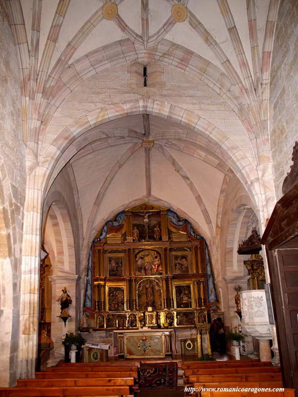 NAVE CENTRAL HACIA LA CABECERA