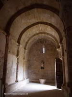 VISTA DE LA NAVE HACIA LOS PIES DEL TEMPLO