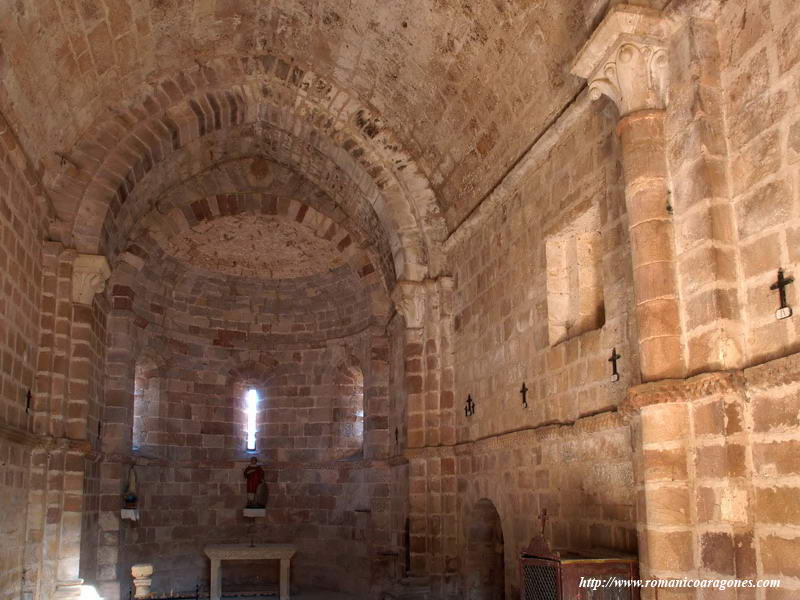 IMTERIOR DEL TEMPLO HACIA LA CABECERA