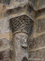 DETALLE DE CAPITEL Y COLUMNA DEL VANO INFERIOR SUR DE LA ESPADA�A