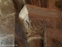 CAPITEL DEL VENTANAL SUR DEL �BSIDE CENTRAL