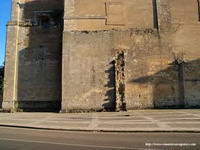 FACHADA NORTE DE SAN ZOILO. RESALTADA LA ESTRUCTURA ROM�NICA
