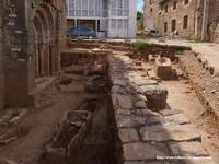 NECR�POLIS ANTE LA DACHADA NORTE DEL TEMPLO
