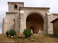 UBICACI�N DEL BAPTISTERIO A LA DERECHA DEL ALTAR