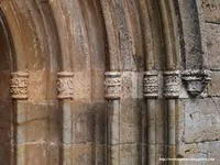 DETALLE DE LOS CAPITELES