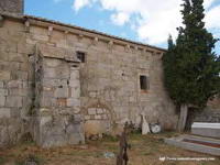 MURO SUR CON PUERTA CEGADA. CEMENTERIO