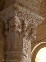 CAPITEL Y �BACO REPLICADOS