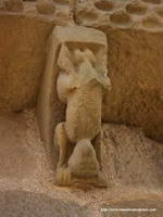 CONTORSIONISTA DESNUDO