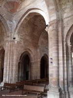 EMBOCADURA DE LA NAVE CENTRAL HACIA LOS PIES