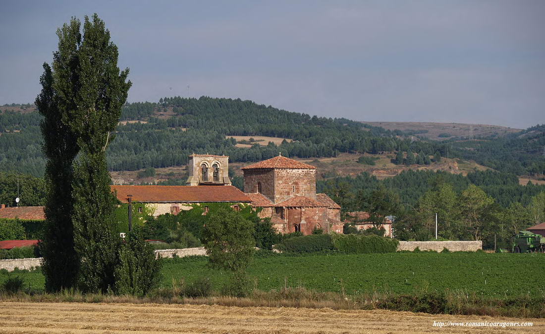 VISTA SURESTE DEL MONASTERIO EN SU ENTORNO