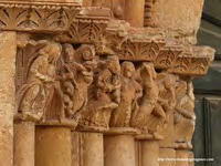 CAPITELES DEL LADO OESTE