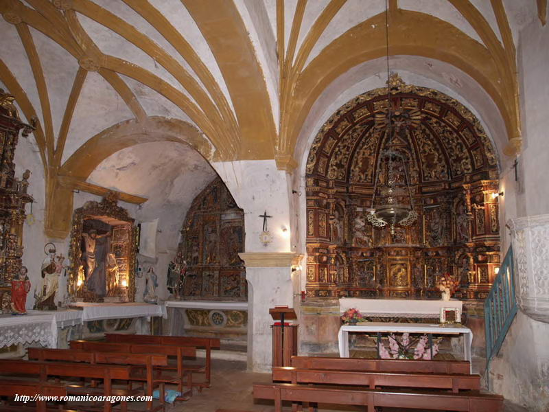 INTERIOR DEL TEMPLO HACIA LA CABECERA CON LA NAVE NORTE AADIDA