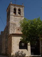 TORRE ADOSADA A LOS PIES DEL TEMPLO