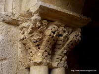 CAPITEL DECORADO CON FILIGRANA
