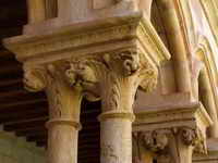 Capiteles del claustro
