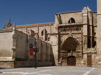 LADO SUR DE LA CATEDRAL. PUERTA DEL OBISPO