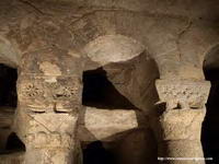 CAPITELES Y ARQUILLO CENTRAL