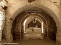 INTERIOR HACIA EL TEMPLO ROM�NICO