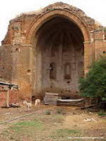 INTERIOR DE LA CABECERA DESDE EL CORRAL-NAVE