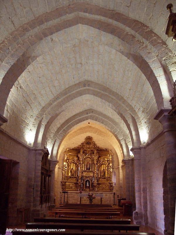 INTERIOR DEL TEMPLO HACIA LA CABECERA