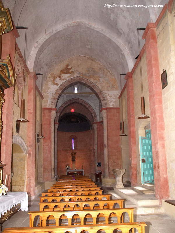 INTERIOR DEL TEMPLO HACIA LA CABECERA