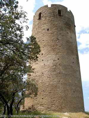 FANTOVA (HUESCA): TORRE LOMBARDA CILÍNDRICA