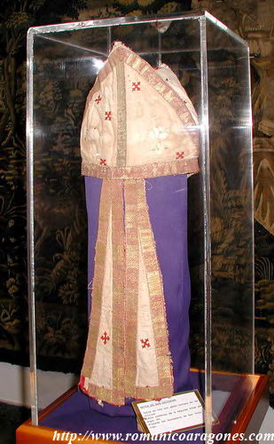 MITRA DE SAN VICTORIAN (MUSEO DIOCESANO DE BARBASTRO (HUESCA)