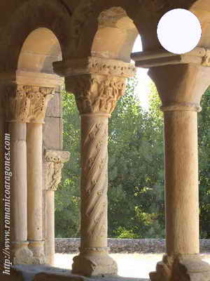 COLUMNAS (GALERÍA PORTICADA DE REBOLLEDO DE LA TORRE-BURGOS)