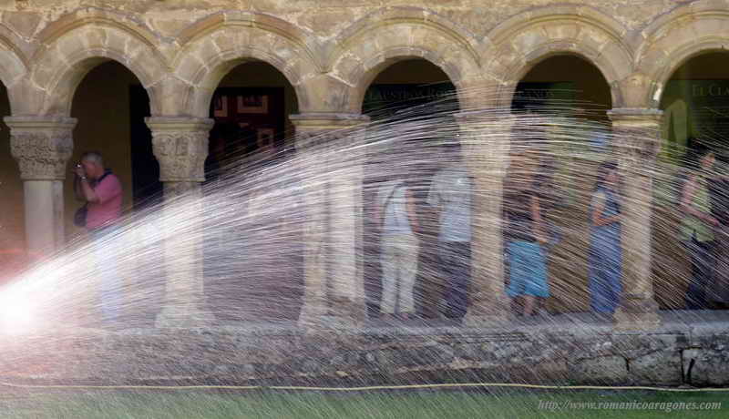 CLAUSTRO DE SANTILLANA DEL MAR (CANTABRIA)