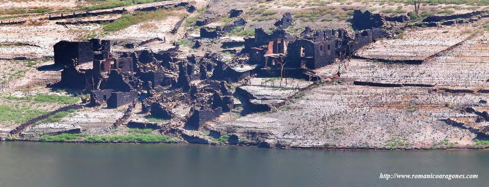 PUEBLO DE PORTO HABITUALMENTE BAJO LAS AGUAS DE BELESAR