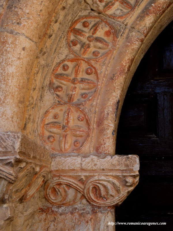 DETALLE DE LA ARQUIVOLTA DEL VANO, SEMEJANTE AL DE ALCOZAR