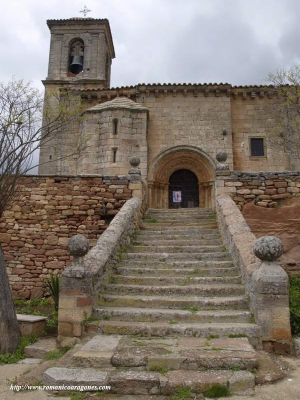 ESCALINATA DE ACCESO