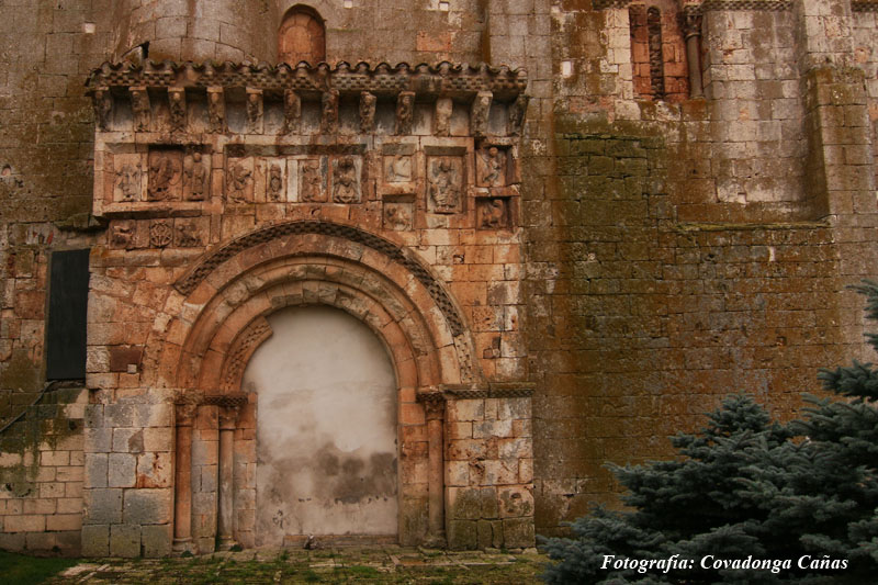 VISTA NORTE DESDE EL EXTERIOR. TORRE Y CABECERA