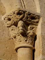 CAPITEL DEL ÁBSIDE CENTRA