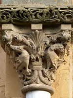 CAPITELES DEL LADO NORTE