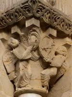 CAPITELES DEL LADO NORTE
