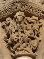 CAPITELES DEL LADO NORTE