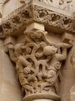 CAPITELES DEL LADO SUR