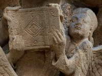 CAPITELES DEL LADO SUR