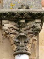 CAPITELES DEL LADO SUR