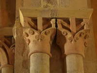 CAPITELES DE LA NAVE