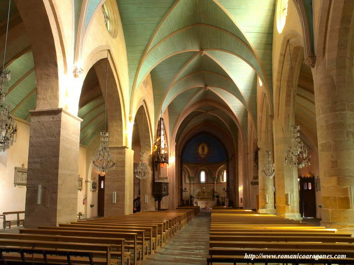 INTERIOR HACIA LA CABECERA DEL TEMPLO
