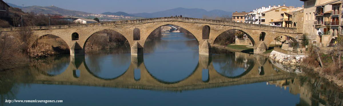 VISTA DE CONJUNTO DESDE EL PUENTE MODERNO AGUAS ABAJO DEL MEDIEVAL