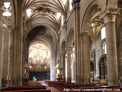 INTERIOR DE LA CATEDRAL DE JACA
